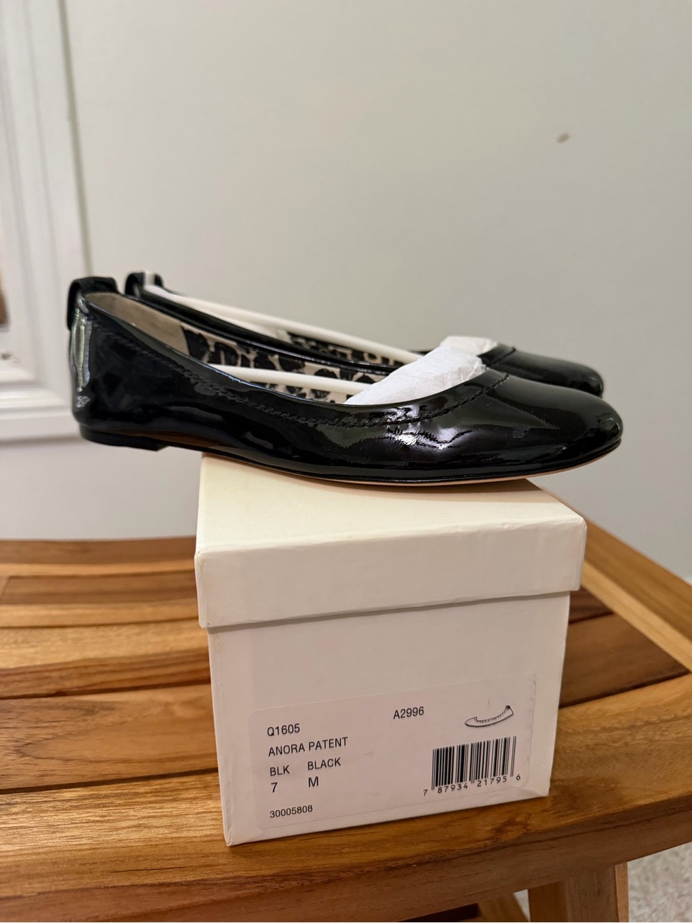 NIB Authentic Coach Anora Black Patent Leather Flats Size 7 - Picture 5 of 11